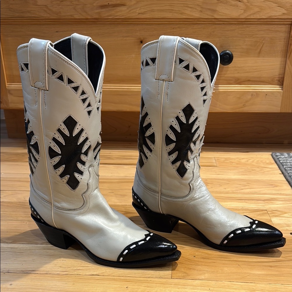 Justin size 6 1/2 B Black and White Western Cowboy Boots